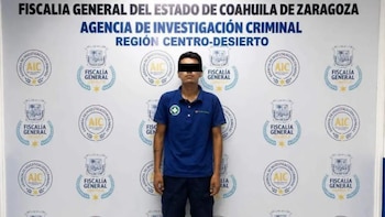 Paramédico abandonó a su bebé en la basura, fingió su rescate y fue reconocido por salvarlo: “Me dio impotencia verlo así”