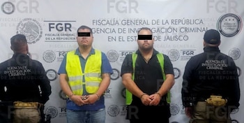 Los dos presuntos integrantes de CJNG fueron puestos a disposición. Crédito: Especial
