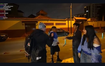 Cristorata golpeó a un joven en Miraflores durante su transmisión en Kick