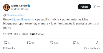 Captura de una publicación en la red social X de la cuenta verificada de Moria Casán dirigida al usuario Juan Gil Navarro con texto sobre el teatro