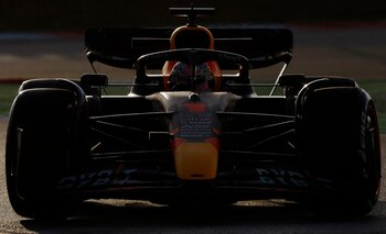 Max Verstappen se prepara para defender la corona que conquistó la temporada pasada (Reuters)