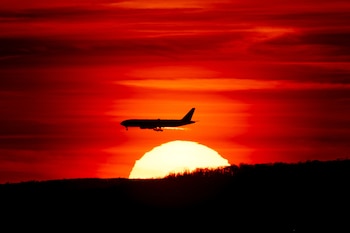 Foto de un avión. (Foto AP/J. David Ake)