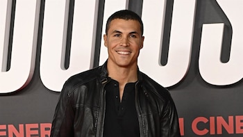 Kiko Jiménez se sienta en