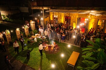 Una casona en el barrio