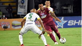 El vinotinto y oro se