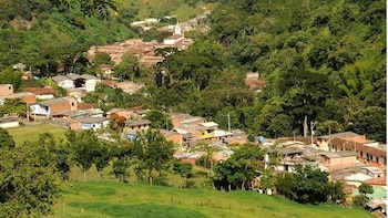 El intercambio de disparos ocurrió en una vía cercana al casco urbano de Salgar, en el suroeste de Antioquia. - crédito
Antioquia es Mágica