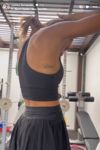 El tatuaje de Cinthia Fernández con el nombre de Roberto Castillo (Instagram)