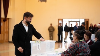 Chile convoca al embajador de