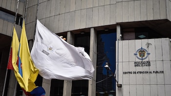 No fue un francotirador: Fiscalía dio detalles sobre la bala que impactó la ventana de una oficina de la Procuraduría
