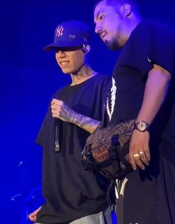 Santa Fe Klan enojado en concierto - México 14 de octubre