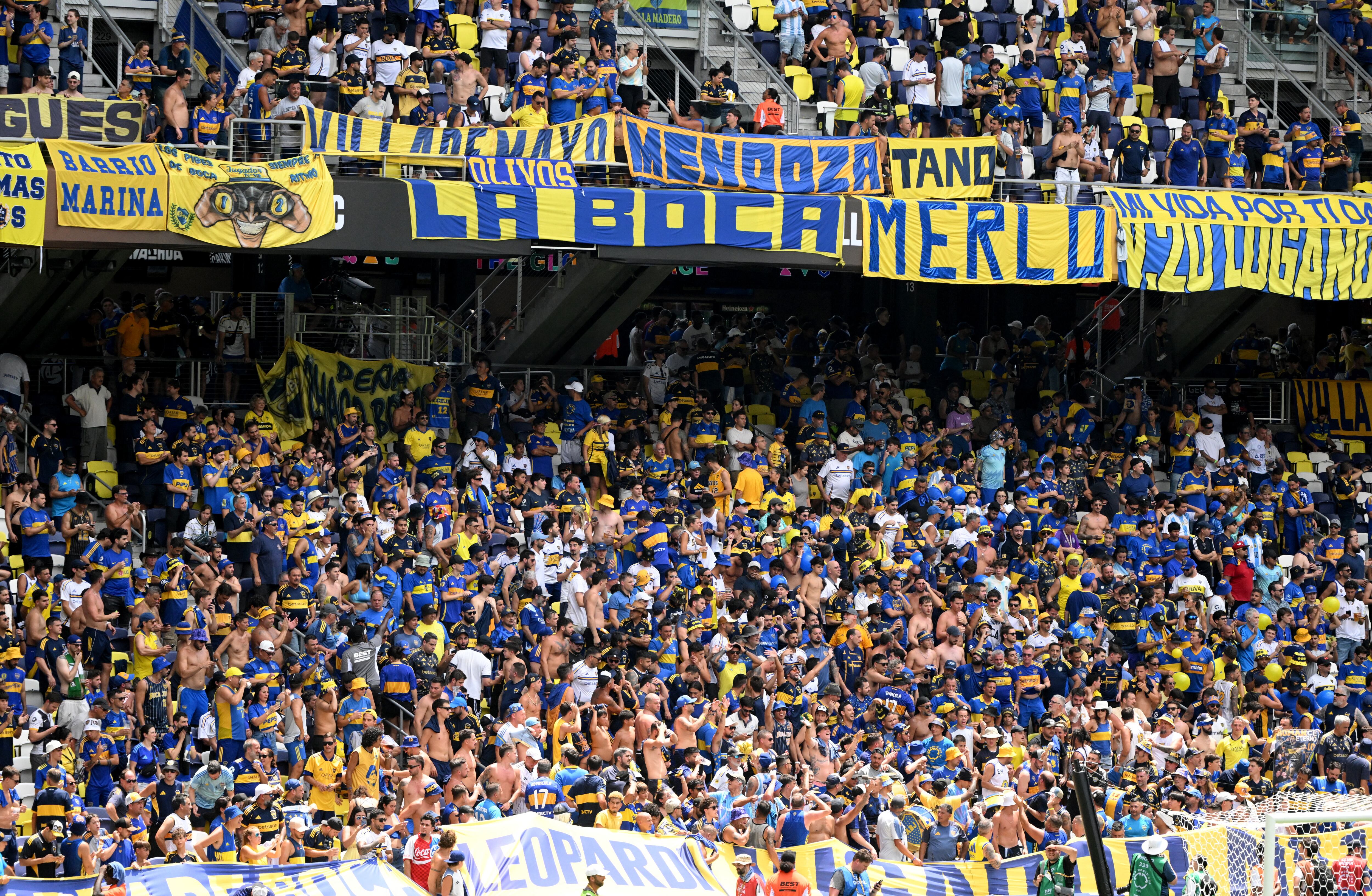 Los hinchas de Boca Juniors le pusieron color a las gradas