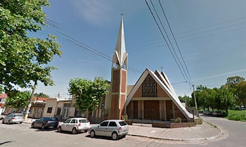 Al colegio asisten diariamente 400