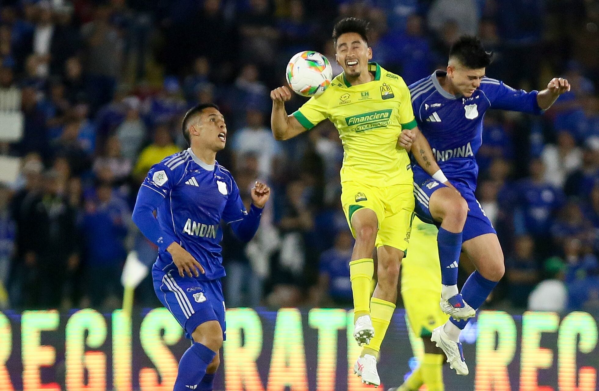 Millonarios decepcionó en el debut de la Liga BetPlay: cayó sobre el final ante el Bucaramanga por 1-0 en El Campín