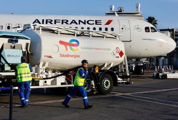 Un avión de Air France, operado con combustible de aviación sostenible (SAF) producido por TotalEnergies
REUTERS/Eric Gaillard/Fotografía de archivo