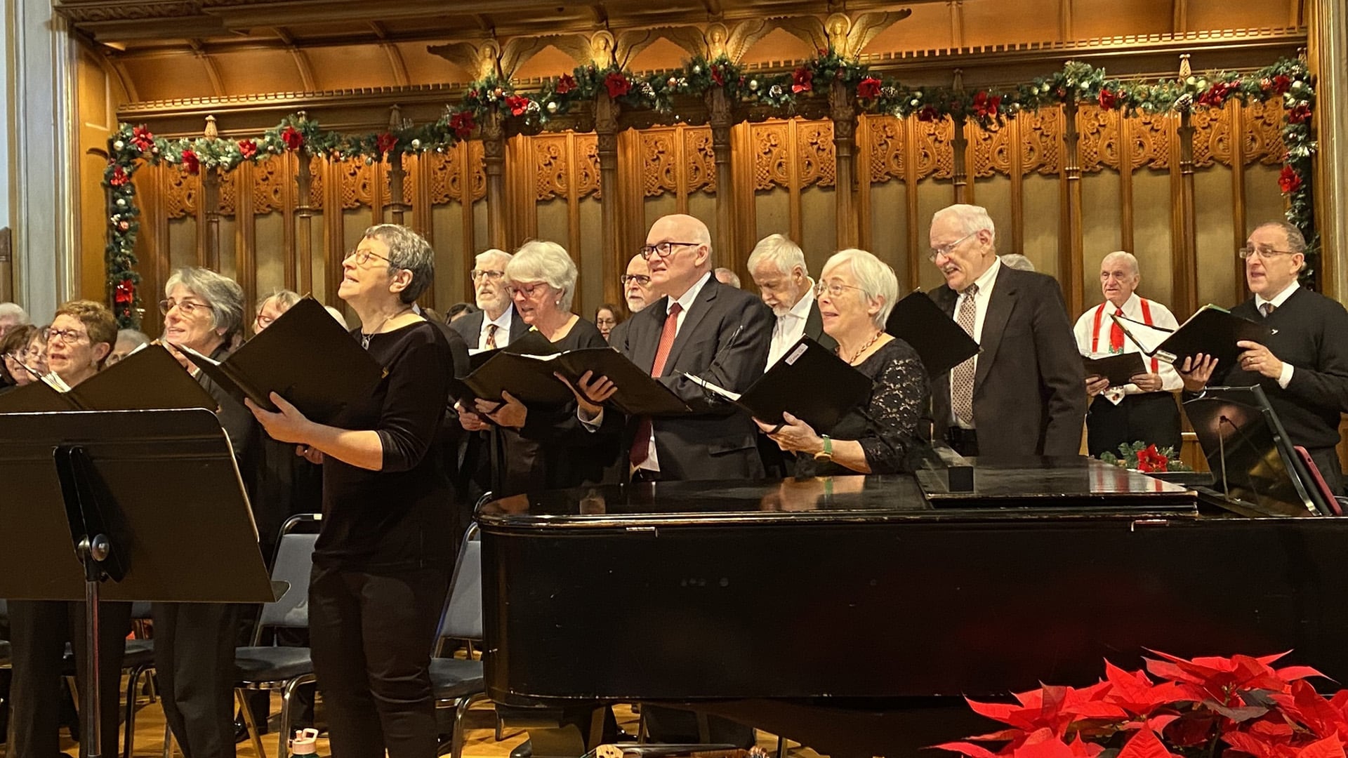 En Argentina no hay ningún programa nacional de prescripción social y tampoco ningún hospital deriva formalmente a sus pacientes hacia un coro o un museo, pero existen iniciativas que apuntan a la misma idea (Sounds Good Choir de Illinois)