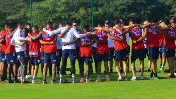 Por qué Junior solo busca