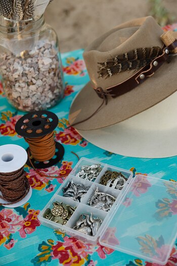 Los invitados pudieron personalizar sombreros