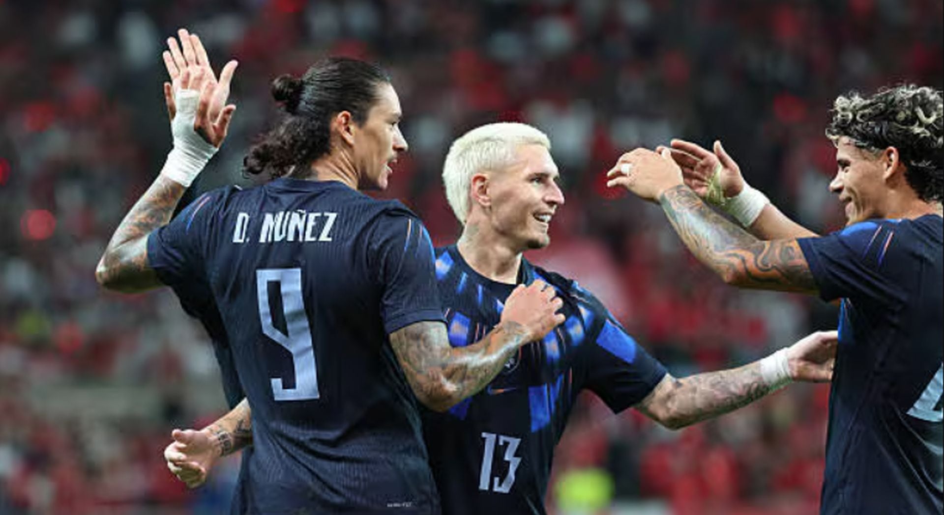 La gira asiática de Uruguay comenzó con una derrota ante Japón, pero el equipo de Diego Forlán reaccionó con una goleada sobre Corea del Sur. India será el último examen de esta fecha FIFA (AFP)