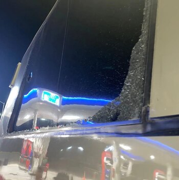 La piedra logró atravesar el