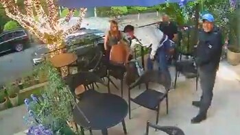 Sujeto armado asalta a comensales