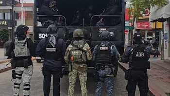 Detienen a 150 policías municipales