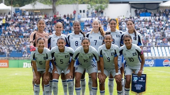 El Salvador: El técnico Eric Acuña presentó la lista de 21 jugadoras para Santo Domingo 2026