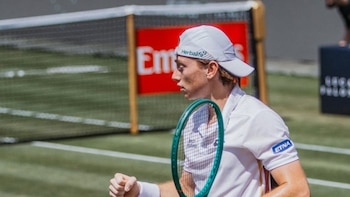 Ignacio Buse venció a Stefanos Tsitsipas en dos sets y avanzó a la segunda ronda del ATP 250 de Mallorca