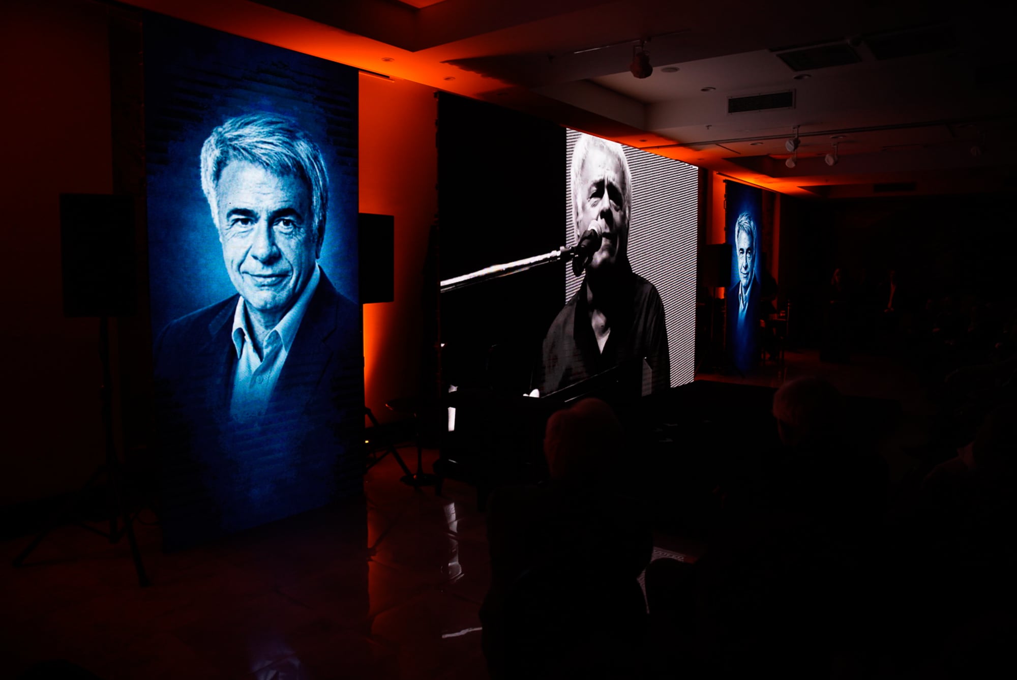 El homenaje a José Manuel de la Sota incluyó extractos del documental “Puentes”, centrado en el trabajo, el empleo y los desafíos de la tecnología (RS Fotos)