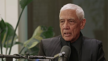 Vinod Khosla, inversor de OpenAI, anticipa que la inteligencia artificial alterará el 80% de los empleos para 2030