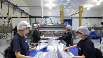 La producción industrial modera su caída en febrero al 1,3% y suma dos meses de retrocesos