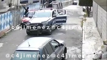 Policías de Naucalpan son grabados