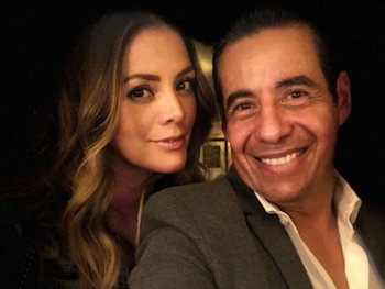 Con su exesposa Rebeca Rodríguez