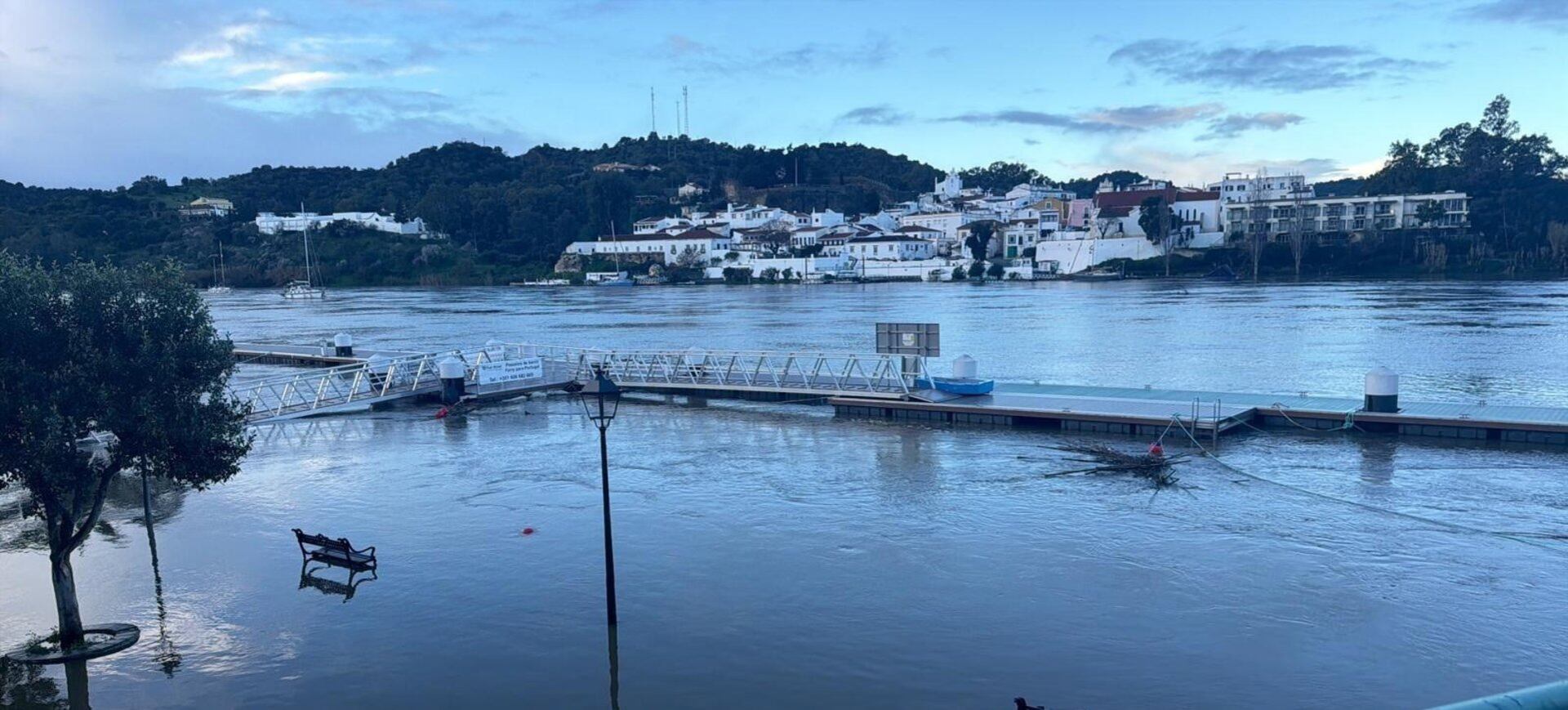 Andalucía se prepara para fuertes lluvias, mientras Galicia, Extremadura y CyL vigilan sus cauces