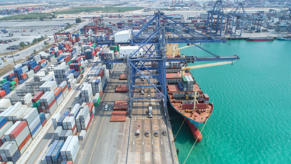 Alerta global: la OMC advierte desaceleración del comercio mundial y presión sobre la logística