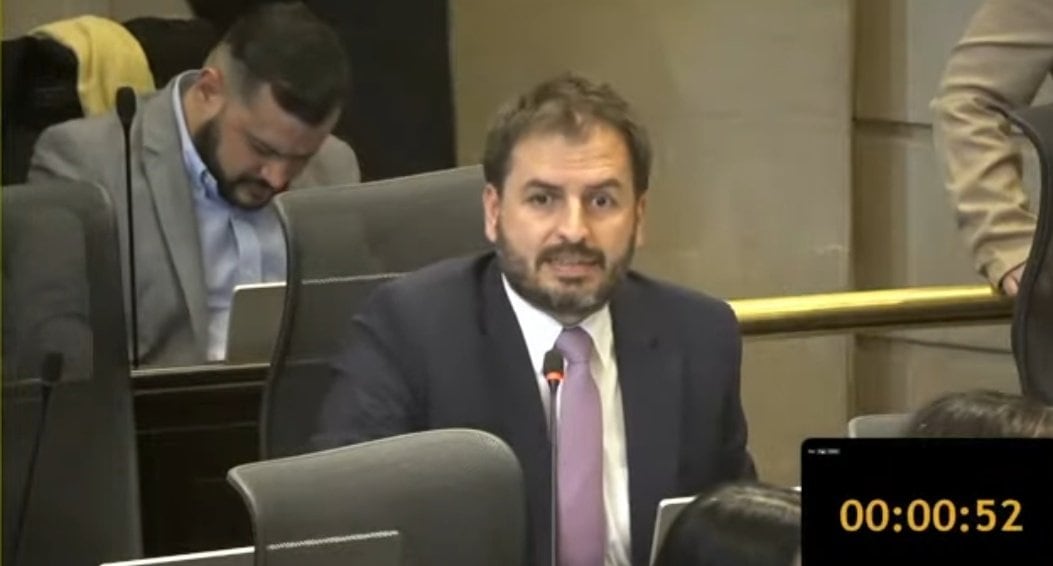 El senador del Centro Democrático expresó sus inquietudes sobre el perfil político del nuevo jefe de la cartera del Interior y su disposición para alcanzar consensos - crédito @CámaraColombia/X