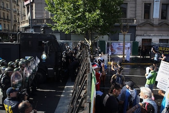 Gendarmería utilizó un camión hidrante