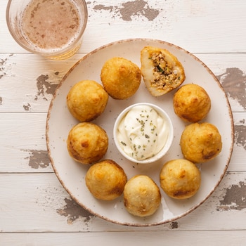 La papa rellena peruana tiene