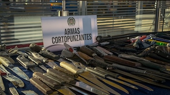 La Policía incautó más de 25.000 armas blancas y aplicó 158.000 comparendos en Transmilenio en 2026: con multas cercanas al millón de pesos
