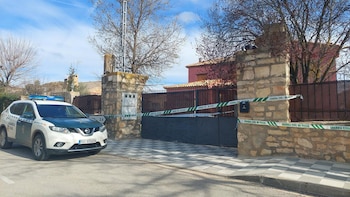 Cuatro hombres y cinco mujeres