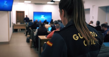 Una agente de la Guardia