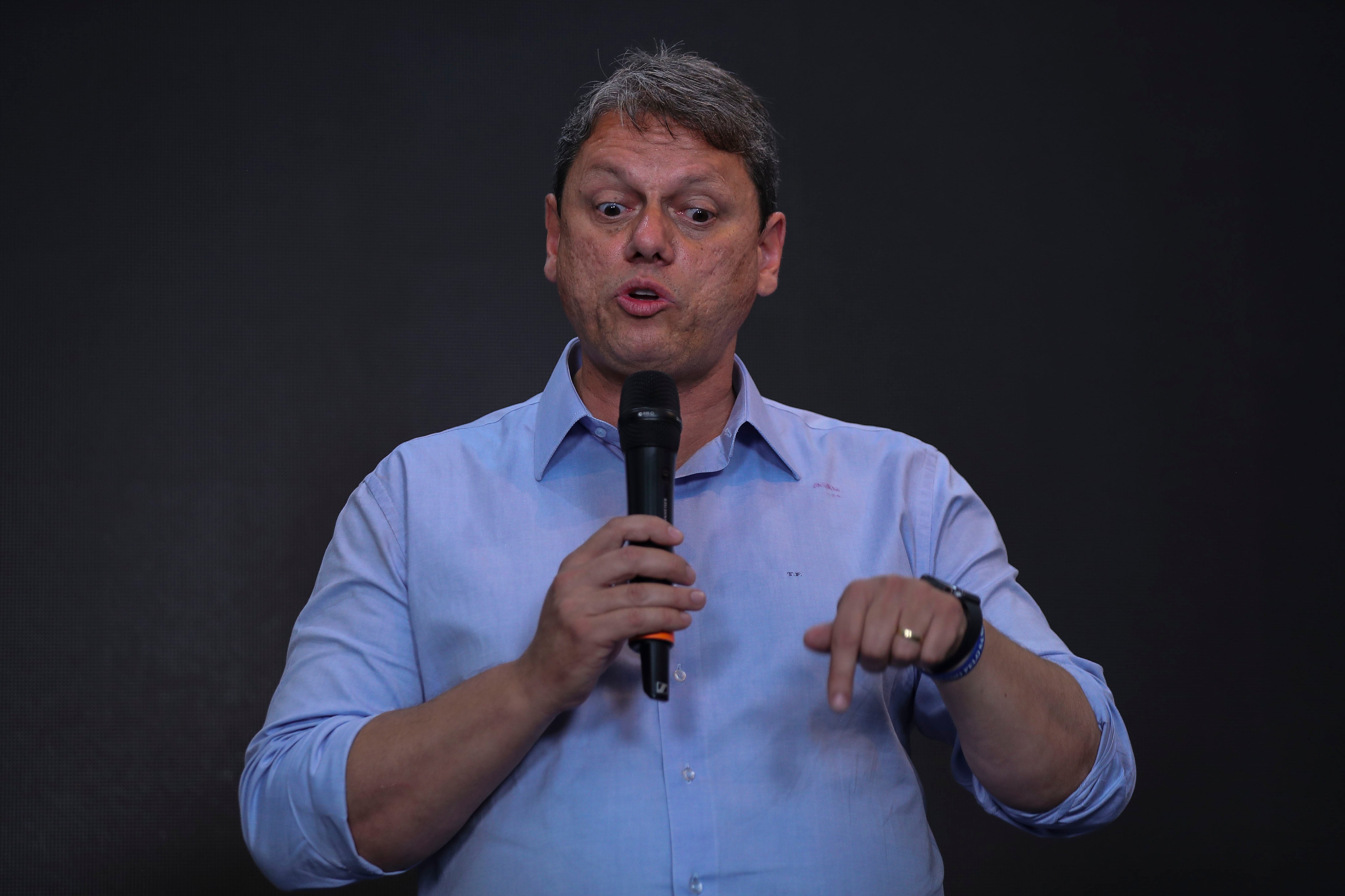 Tarcísio de Freitas venció al exministro Fernando Haddad en la elección para la gobernación de San Pablo. (EFE/Sebastião Moreira)