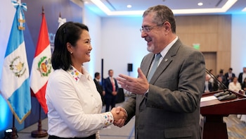 El presidente Bernardo Arévalo felicita a Keiko Fujimori tras su proclamación en Perú
