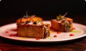 Uno de los platos de la Bodega del restaurante Versátil, en Zarza de Granadilla, Cáceres (Web del restaurante)
