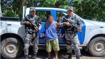 Según la versión oficial, el ahora capturado atacó a su hermano con un corvo dentro de una vivienda y la víctima murió después en un centro asistencial.(Cortesía: Fiscalía General de la República)