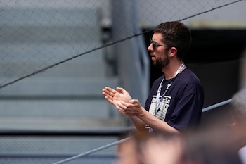 David Broncano anima a su expareja Paula Badosa desde la grada (Grosby)