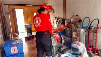 ¿Dónde y qué donar a Topos México para llevar suministros a Venezuela?