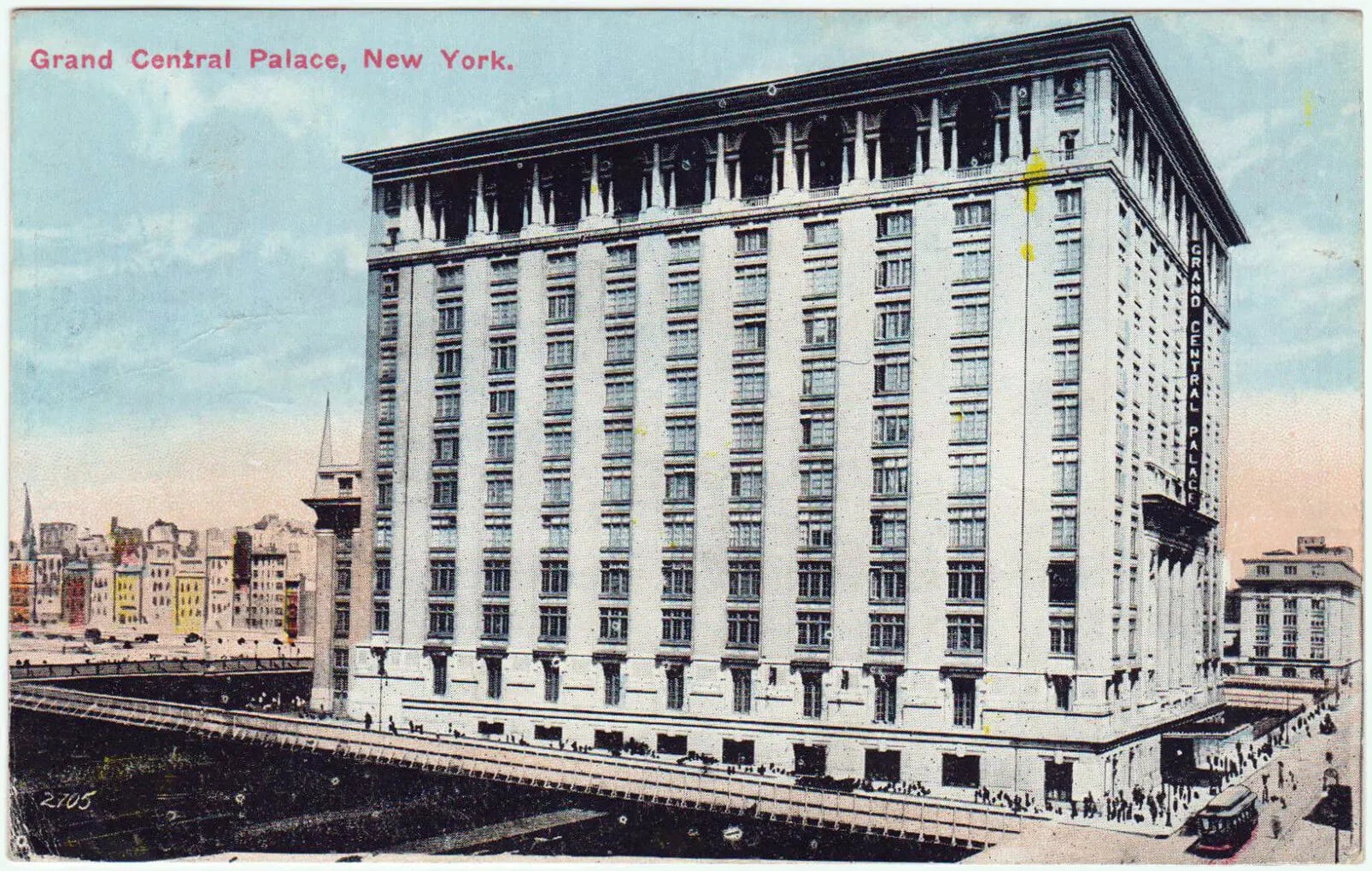 El Grand Central Palace visto en una postal (The New York Times)