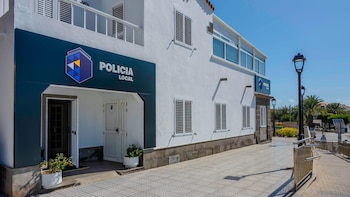 Detienen a un hombre por vender cocaína en el Centro Comercial de Puerto Rico, en Mogán (Gran Canaria)