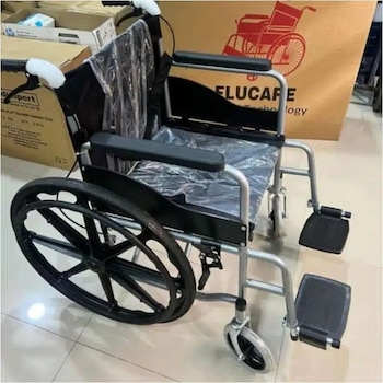 Entre los hallazgos más llamativos figuran sillas de ruedas y cochecitos, elementos fundamentales para los pasajeros.