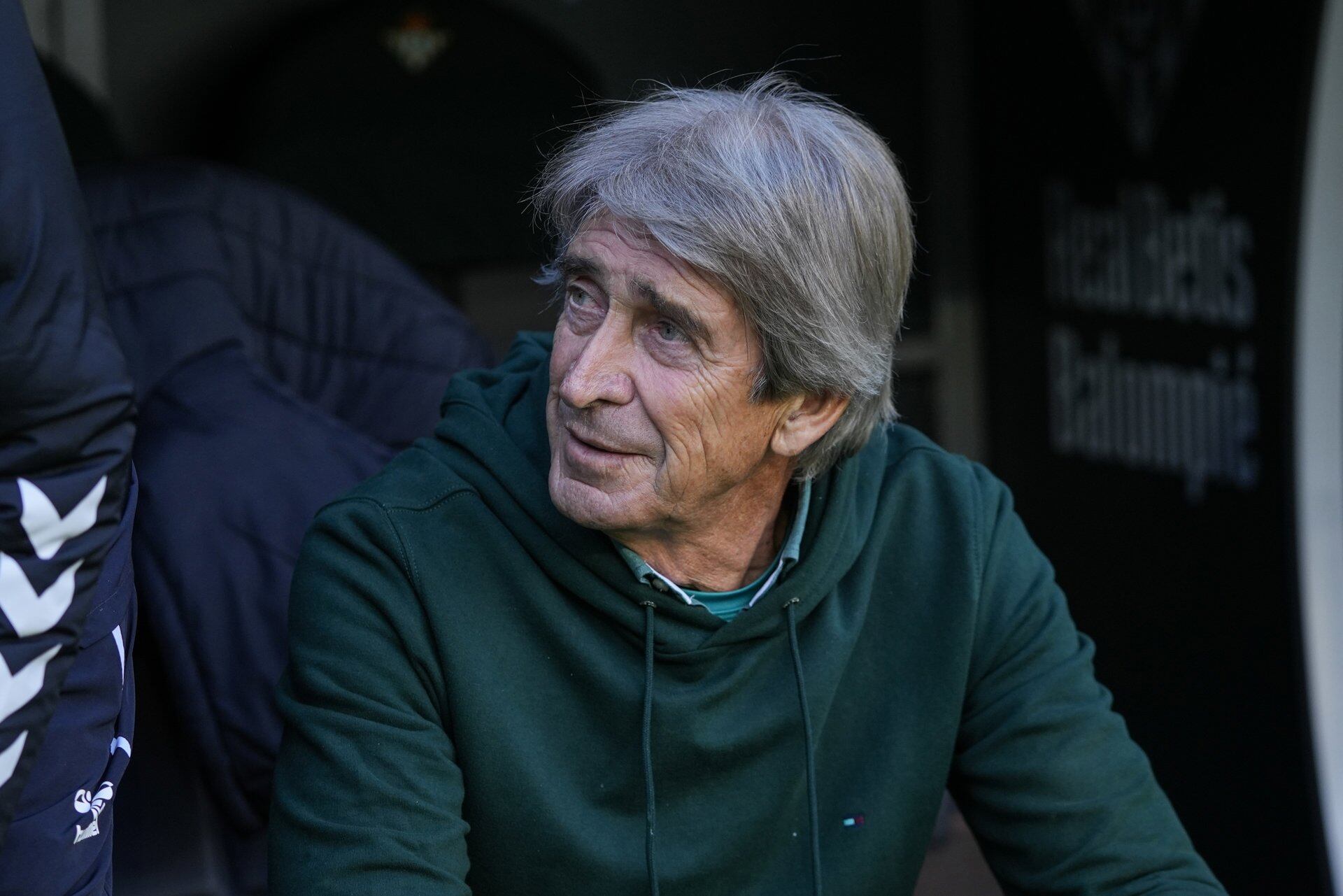 El técnico chileno Manuel Pellegrini renueva con el Real Betis hasta 2027